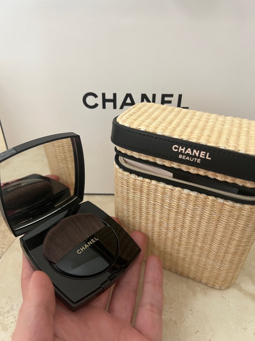 Chanel Les Beiges Highlighting Powder - Picture 4 of 6